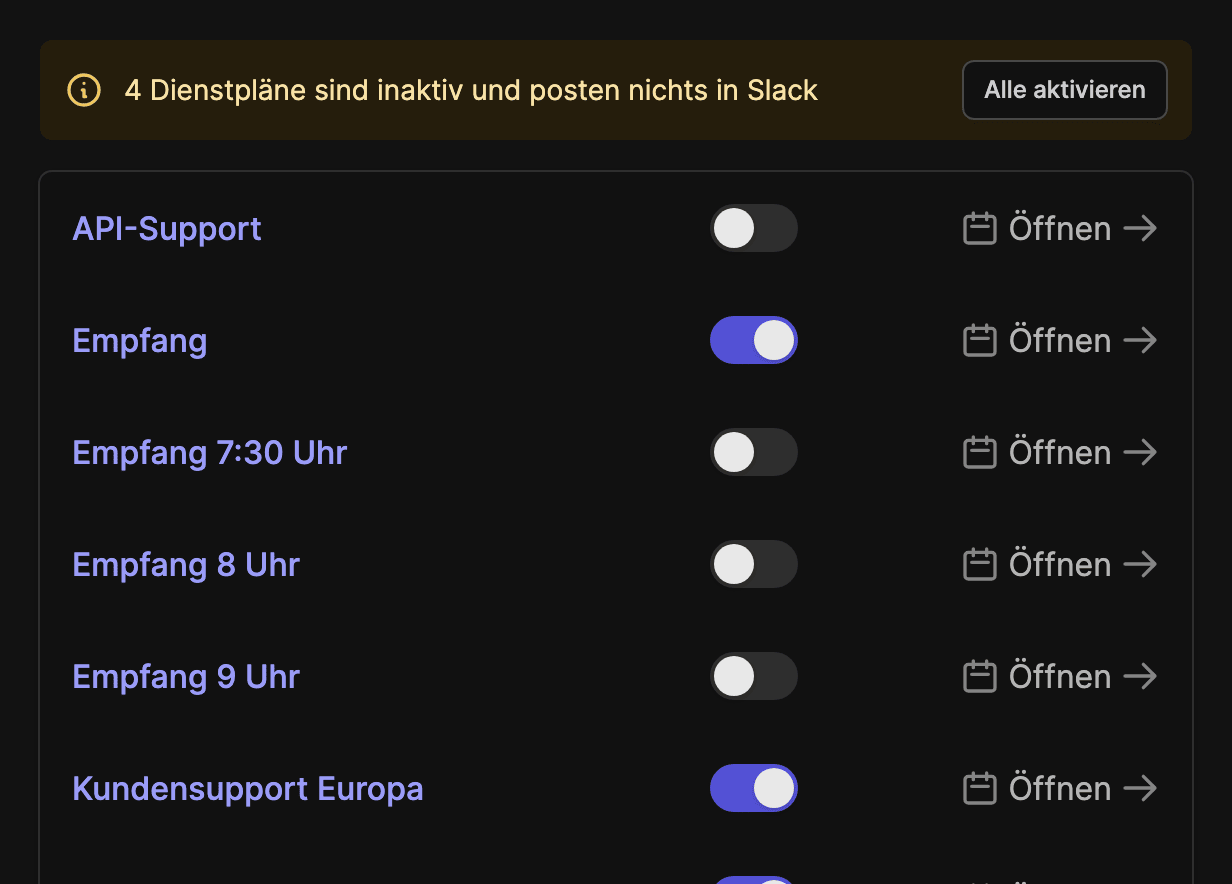 Die Liste der Dienstpläne: Ein Hinweis zeigt, dass Dienstpläne inaktiv sind, mit dem Button „Alle aktivieren“, und jeder Dienstplan hat seinen eigenen Schalter